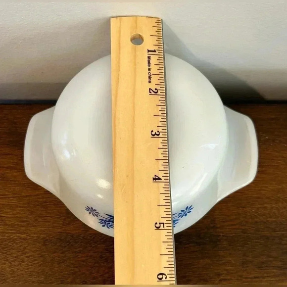 Anchor Hocking Fire King Blue Corn
Flower 12oz Casserole Dish #472 Pristine Cond - Picture 8 of 9